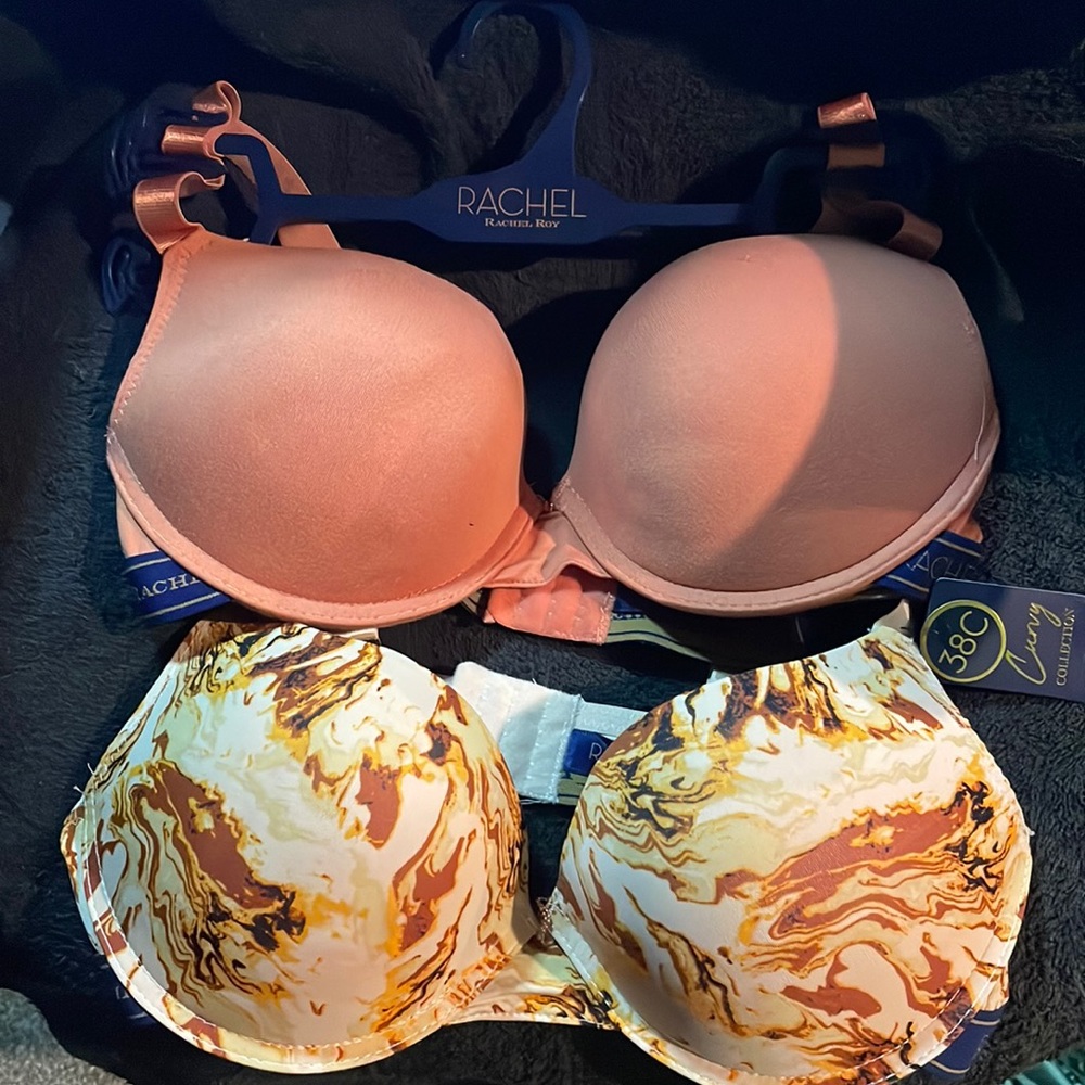 BRAS FOR SALEEE!!! NEVER WORN